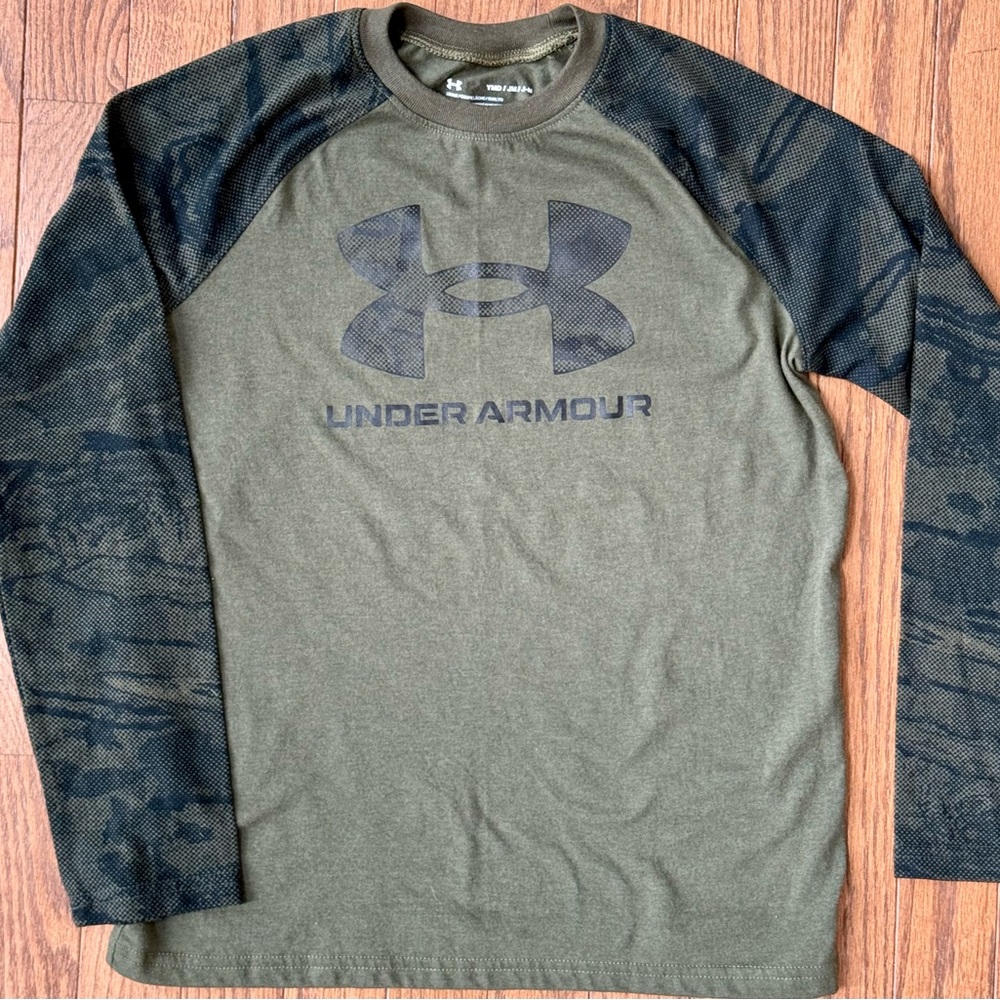 Boys Under Armour Green and Black Long Sleeve Tee